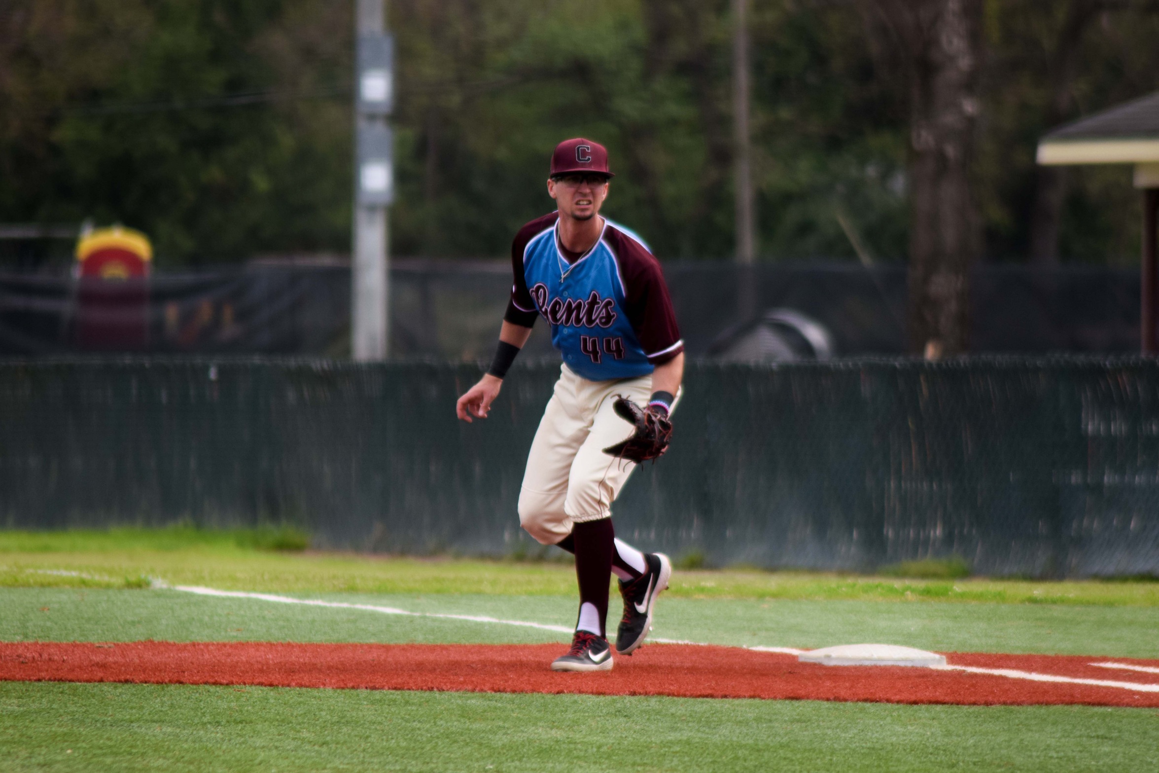 Baseball Set to Face Dubuque University in Weekend Series at Home