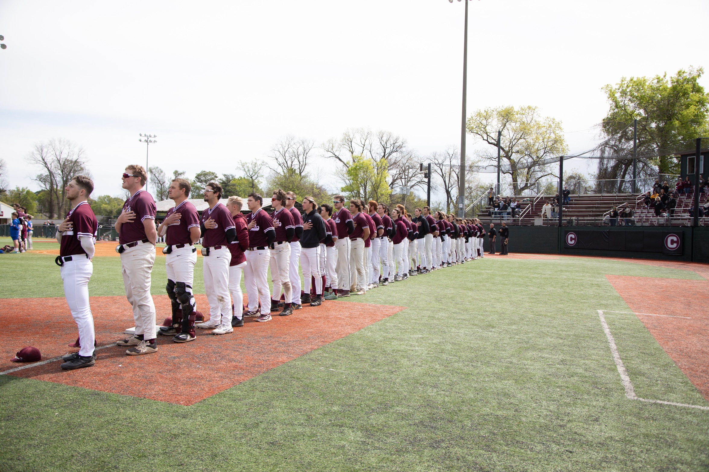 The Diamond Gents split a DH in SCAC play on Saturday against St. Thomas.