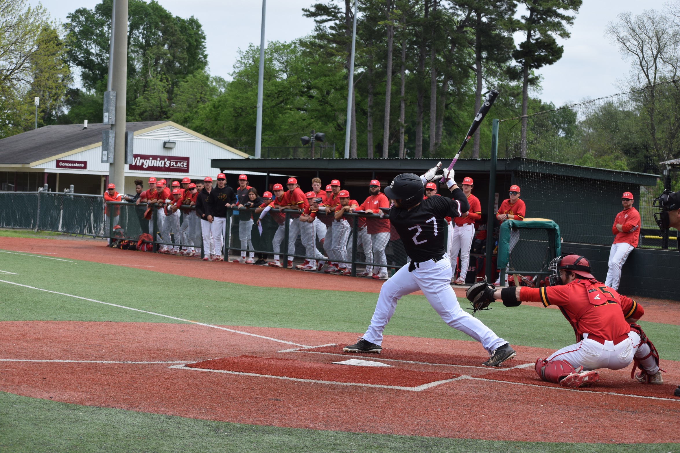 Sophomore OF Carson Livesay and the Diamond Gents look to close their weekend on Sunday with a win over Ozarks.