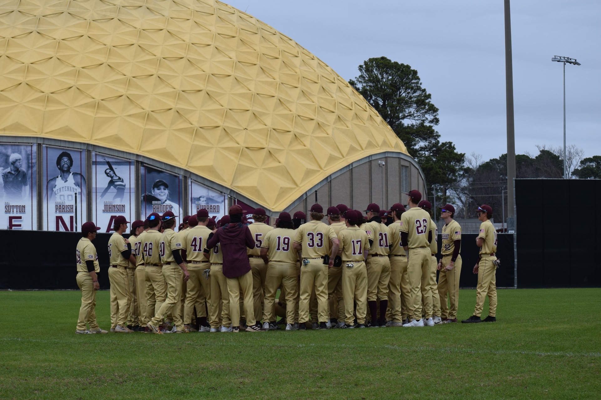 The Diamond Gents recorded a road sweep of Southwestern in league play this weekend. 

PHOTO: Karen McLaughlin