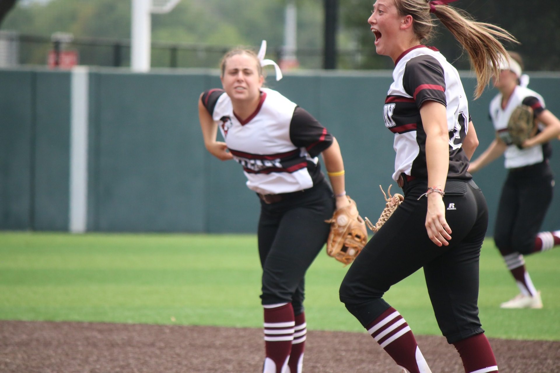 The Ladies rallied from a 6-0 deficit to win 7-6 and complete a series sweep over Southwestern.