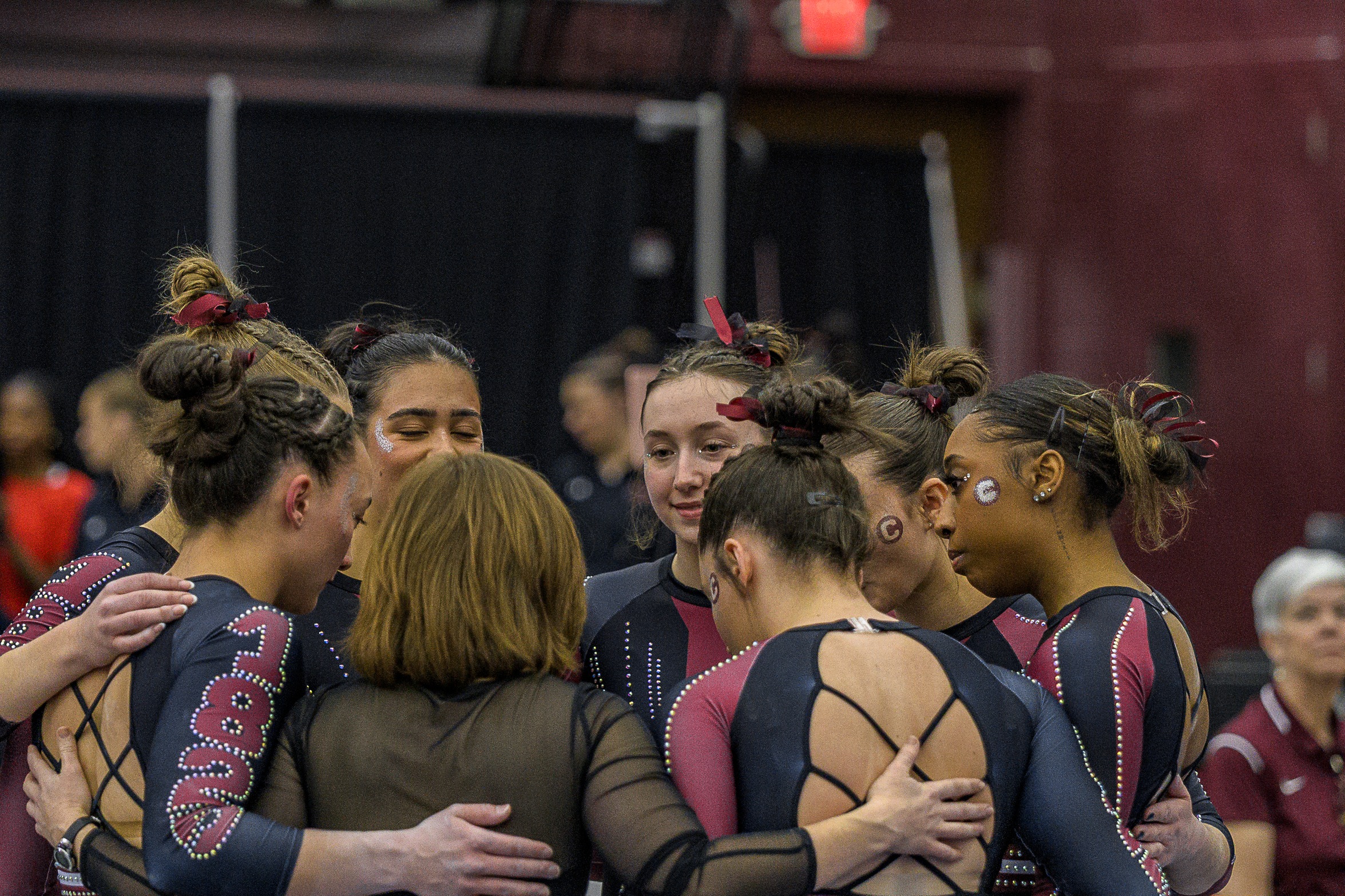 Ladies Post Score Of 190.400 On Friday As Emma Lavelle Advances To Sunday's Individual Finals