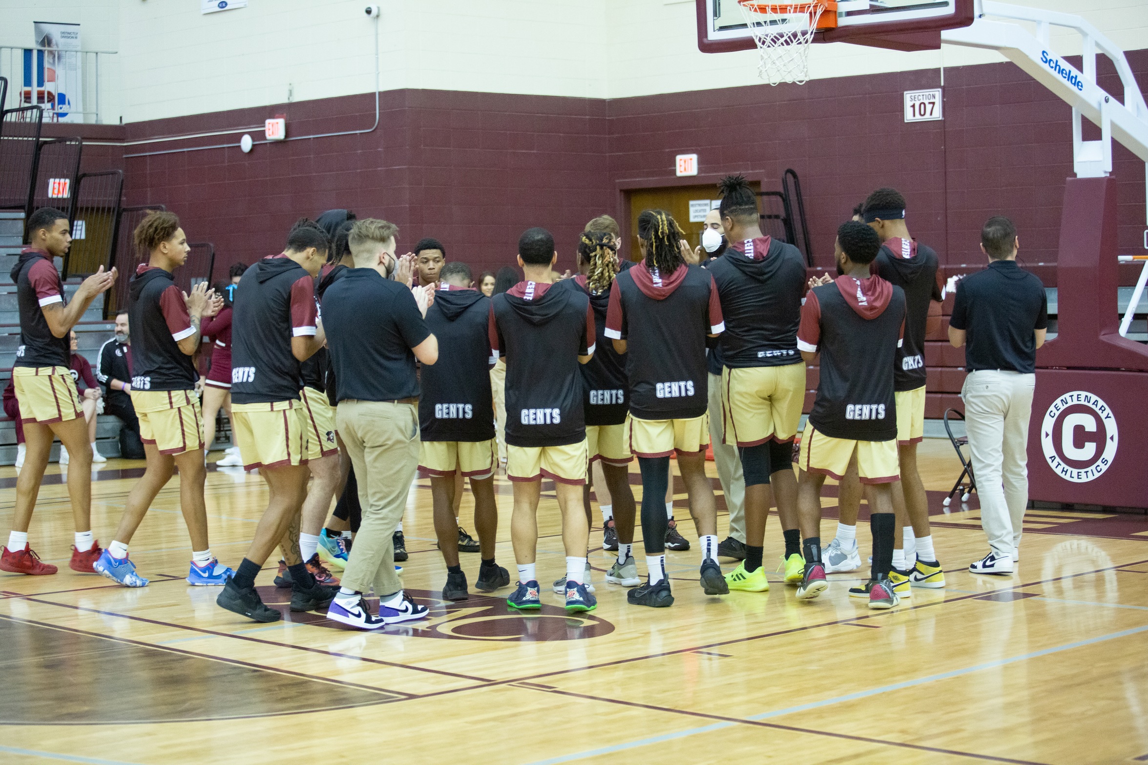 Gents Set To Face St. Thomas On Senior Day