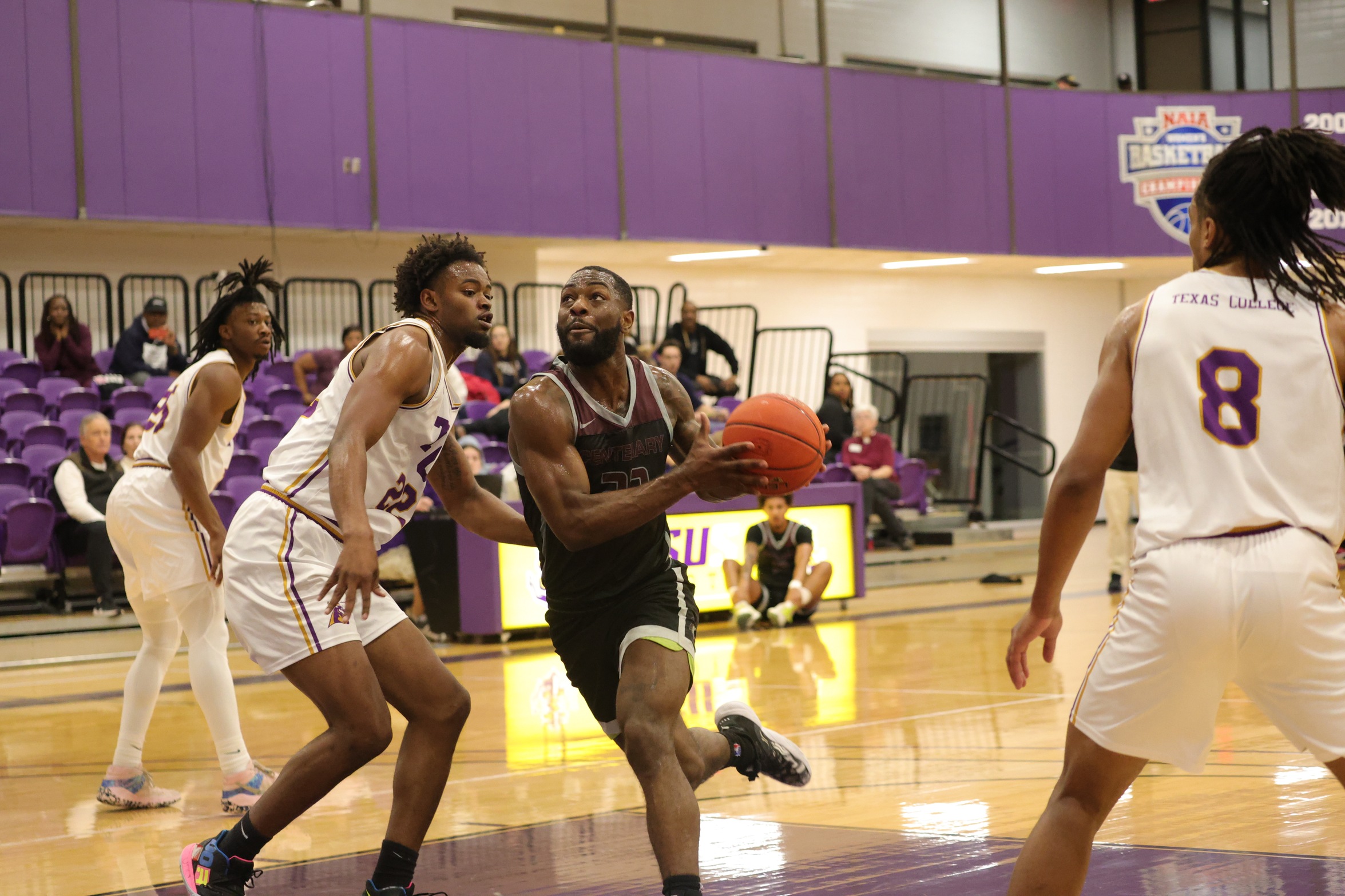 The Gents aim for a win on Tuesday night at LCU in Pineville.