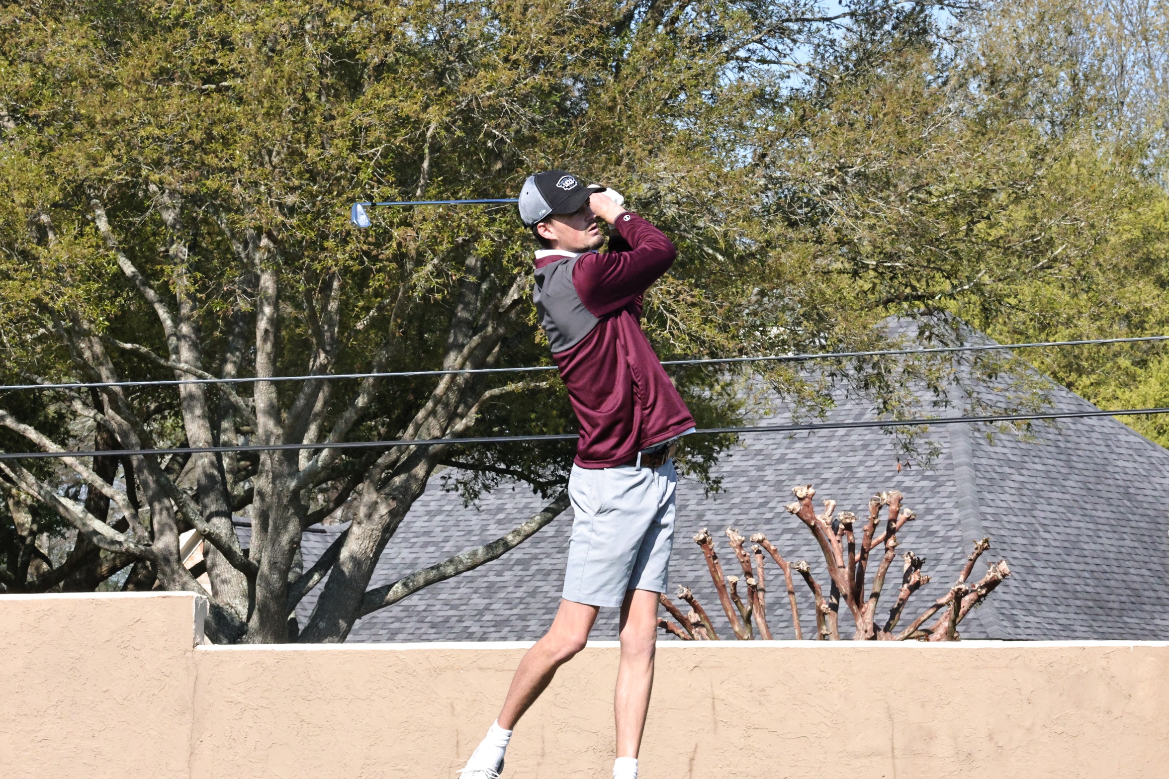 Sophomore Aubrey Snell tied for third place after shooting a 1-over par 73 on Monday.
