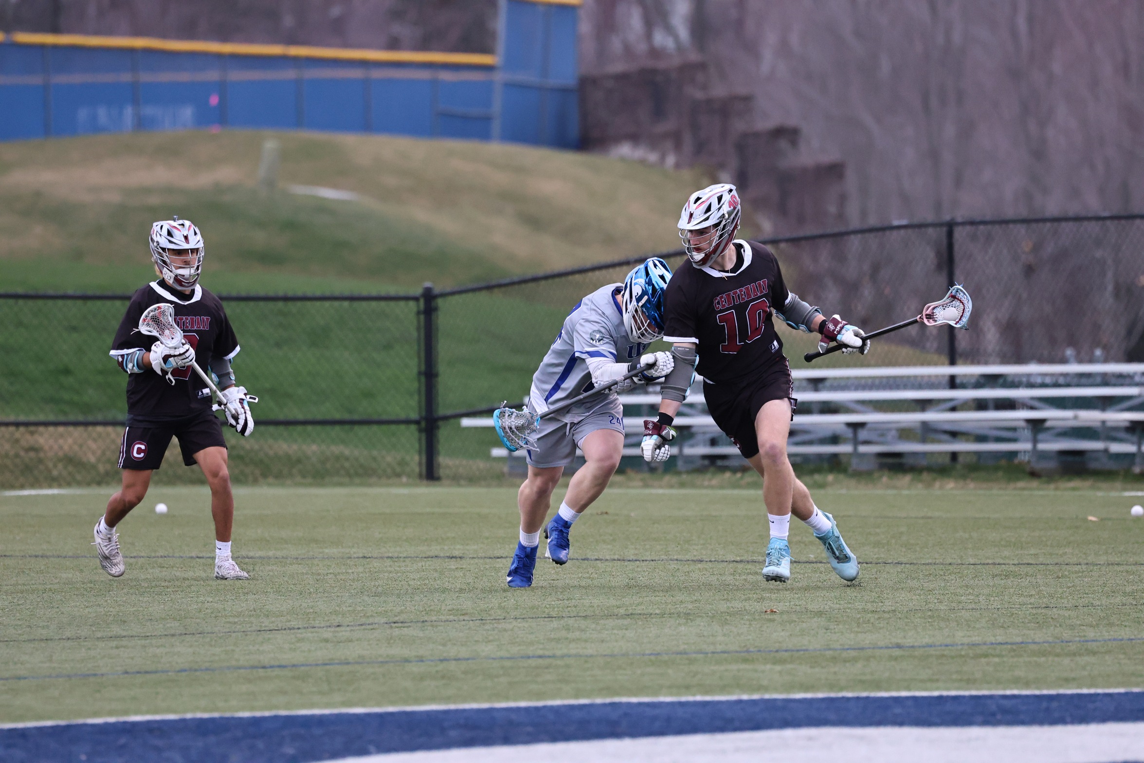 The Gents fell 17-7 at Dubuque on Monday.