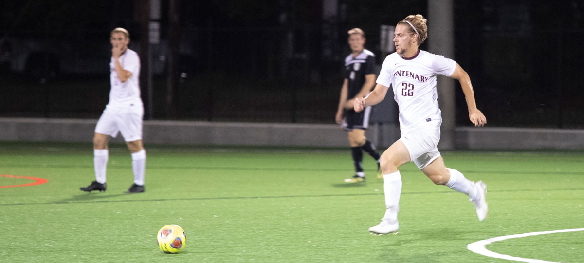 Men's Soccer to Face LSUS Pilots In Exhibition Match on Wednesday