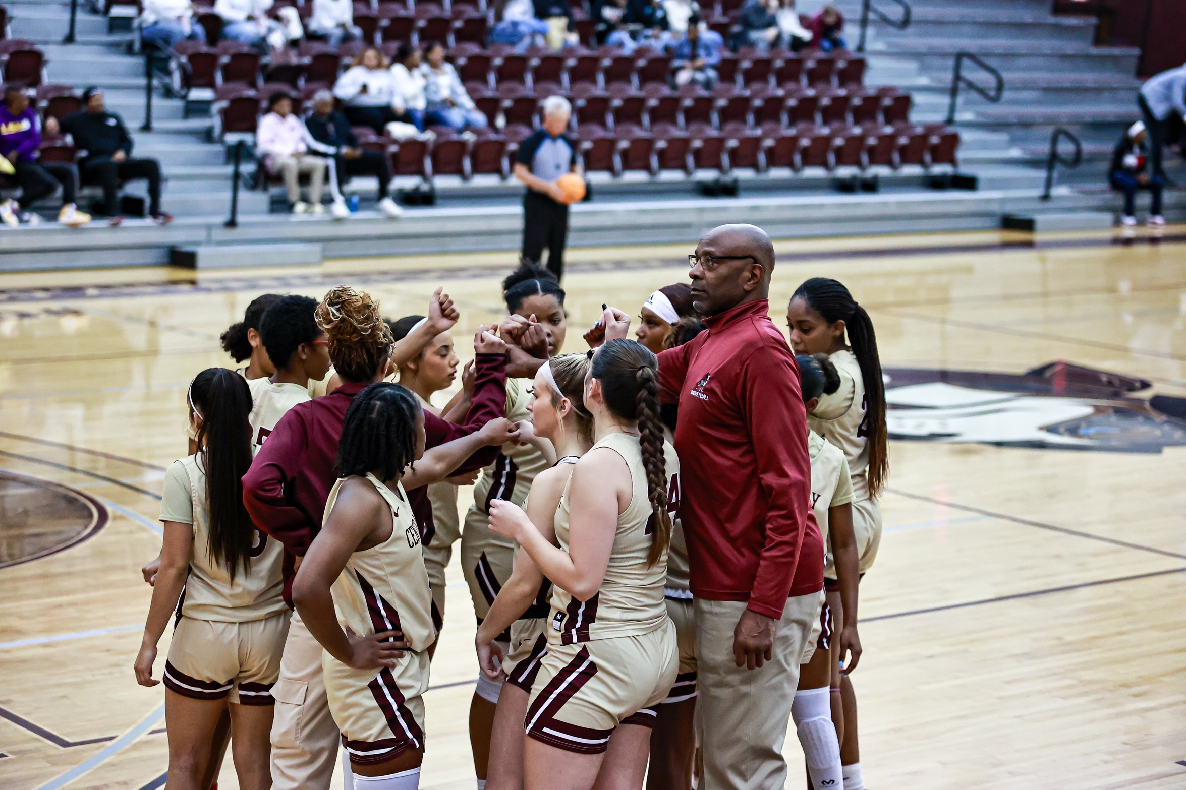 The Ladies allowed a season-low 54 points in Sunday's loss to Southwestern. 

PHOTO: Isabell Gonzales