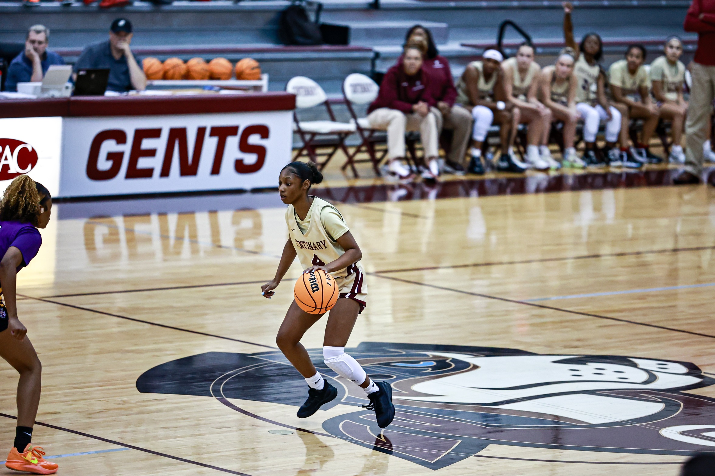 The Ladies will face Trinity in San Antonio on Saturday night.

PHOTO: Isabell Gonzales