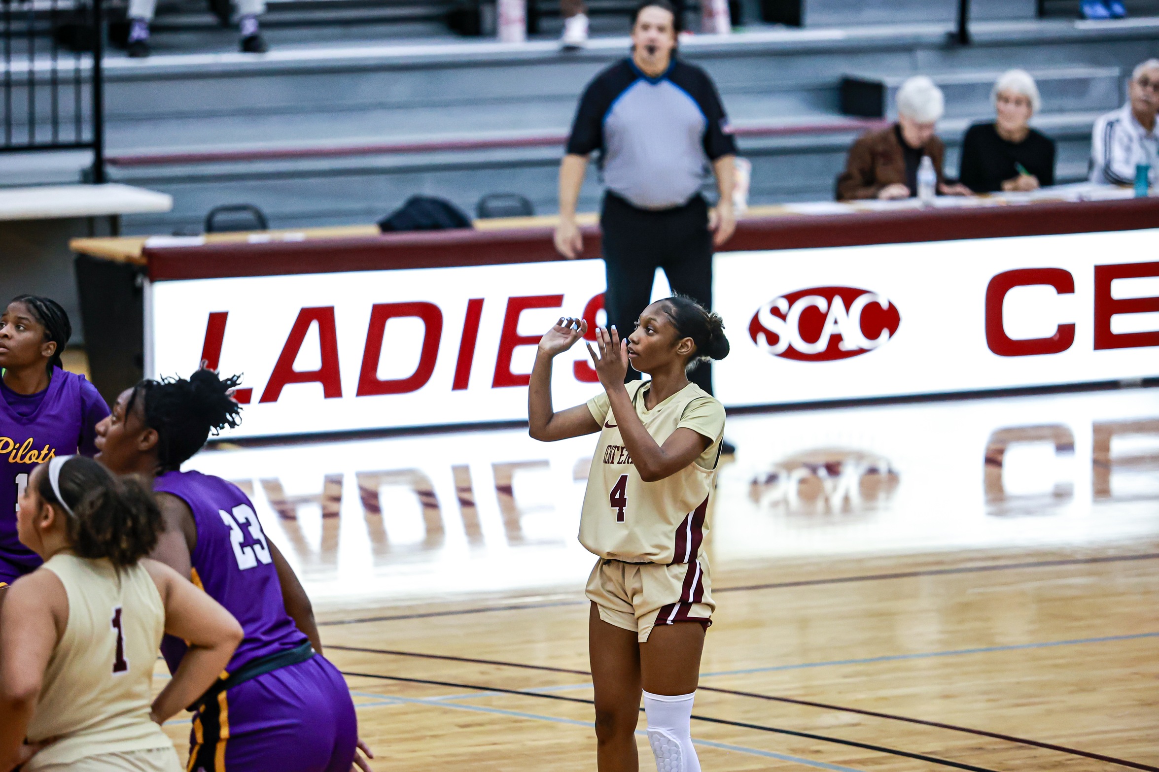 Sophomore G TaNyjah Plumber led the Ladies with 19 points on Saturday.

PHOTO:Isabell Gonzales