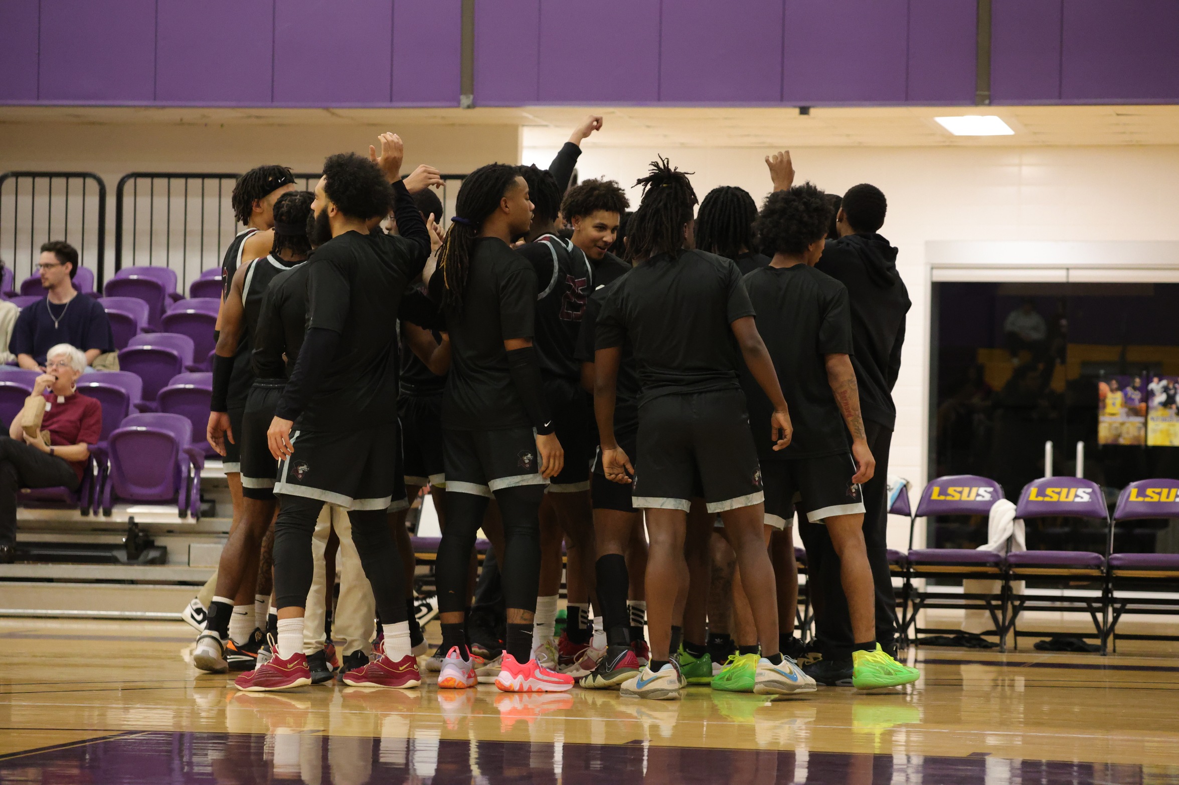 The Gents aim to even their conference record on Saturday at Dallas.