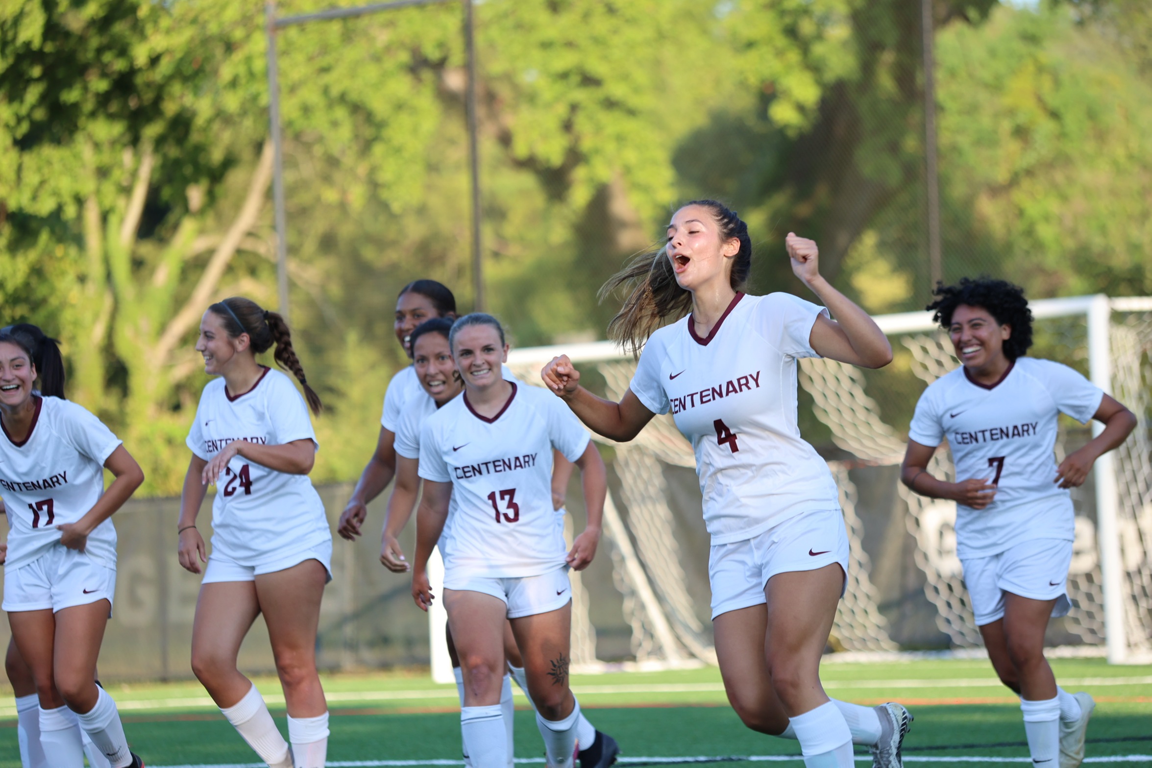 Ladies Fall at Trinity, 8-0, On Friday