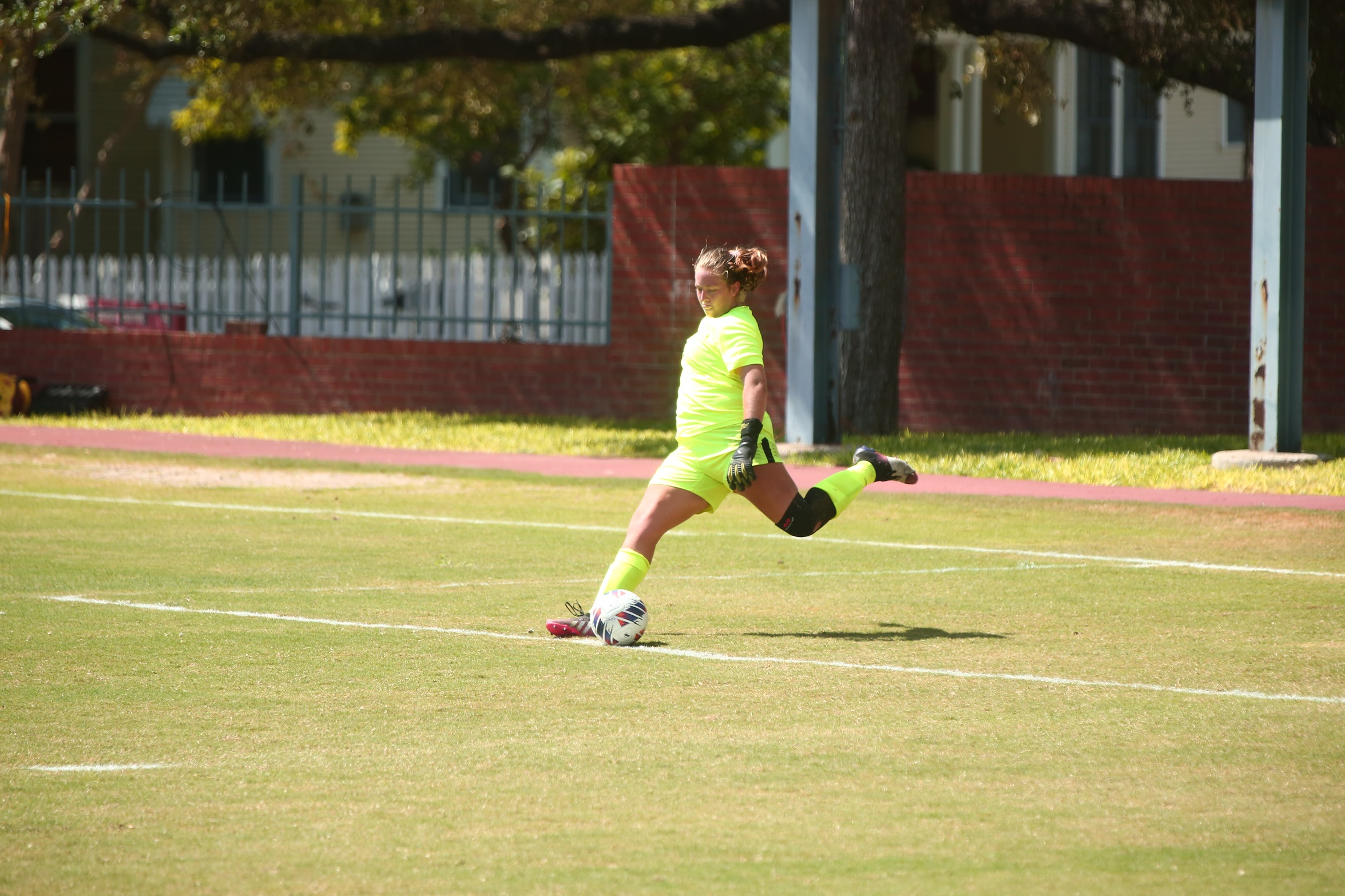 Junior GK Madison Ersoff made five saves on Saturday.