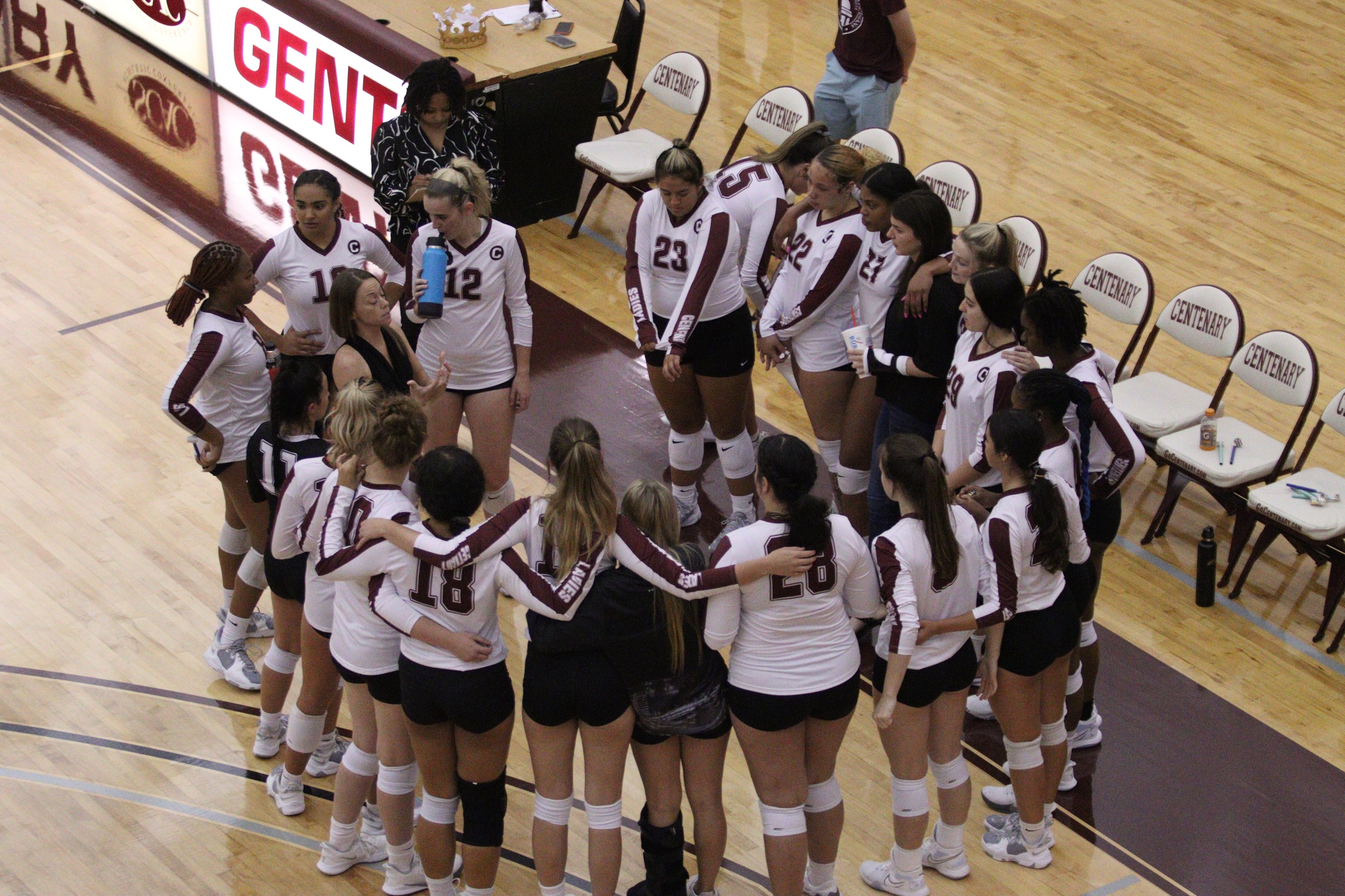 The Ladies recorded a 3-0 sweep over the Louisiana Christian Wildcats on Tuesday at home on their Senior Night.