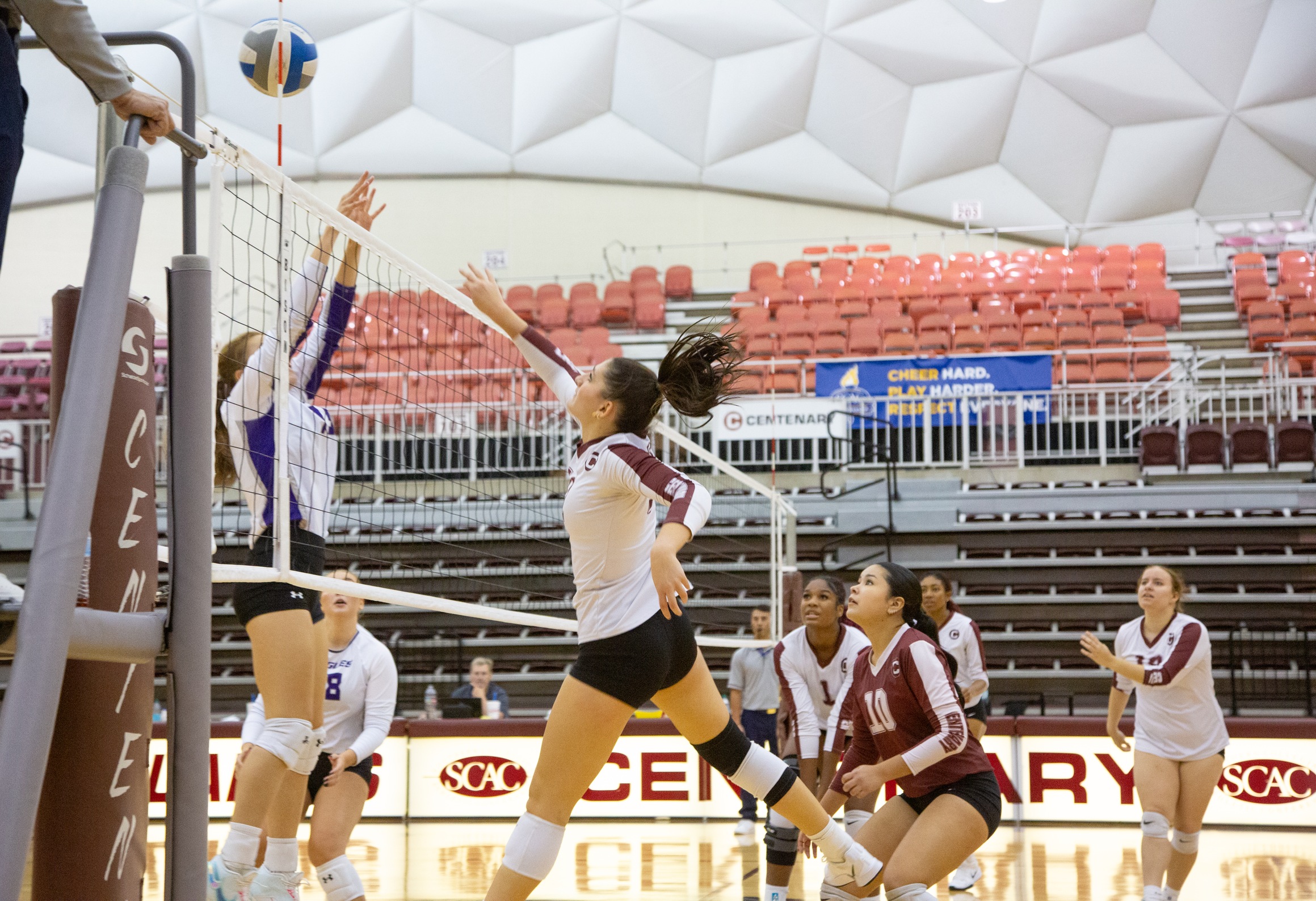 The Ladies recorded a victory in four sets over Dallas on Saturday.