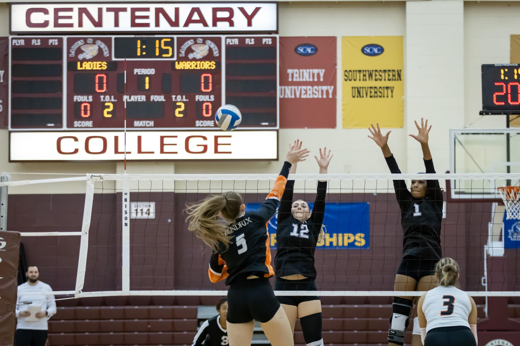 The Ladies fell in five sets to Dallas on Saturday.

PHOTO: Calvin Hearns